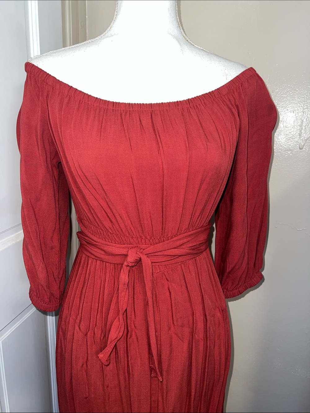 Off-Shoulder Rust Maxi Dress with Tie Waist - Picture 2 of 3